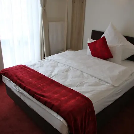 Gemini 3* Dusseldorf