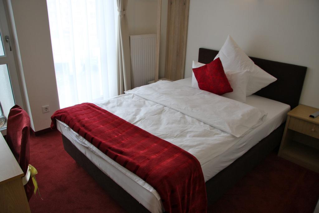 Gemini 3* Düsseldorf